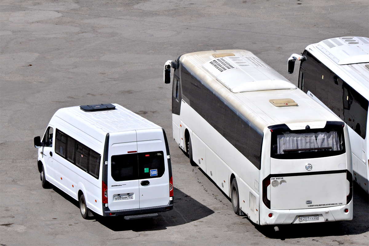 Алтайский край, ГАЗ-A65R52 Next № В 884 НМ 122; Алтайский край, Golden Dragon XML6127JR Snow Leopard № Е 201 УХ 22