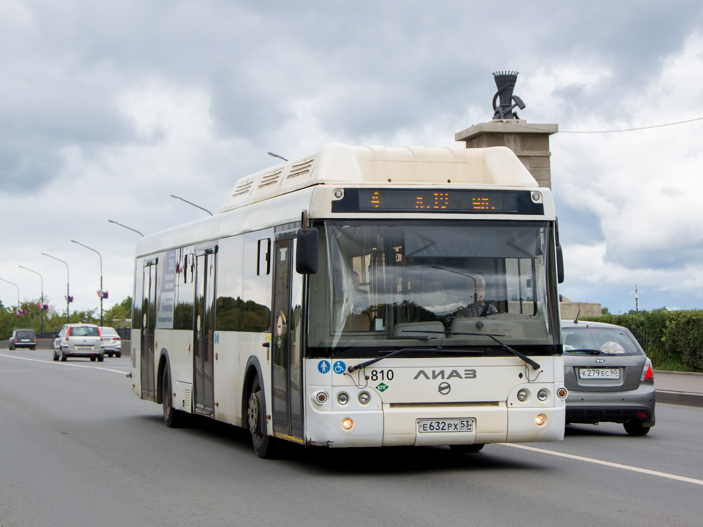 Novgorod region, LiAZ-5292.67 (CNG) Nr. 810