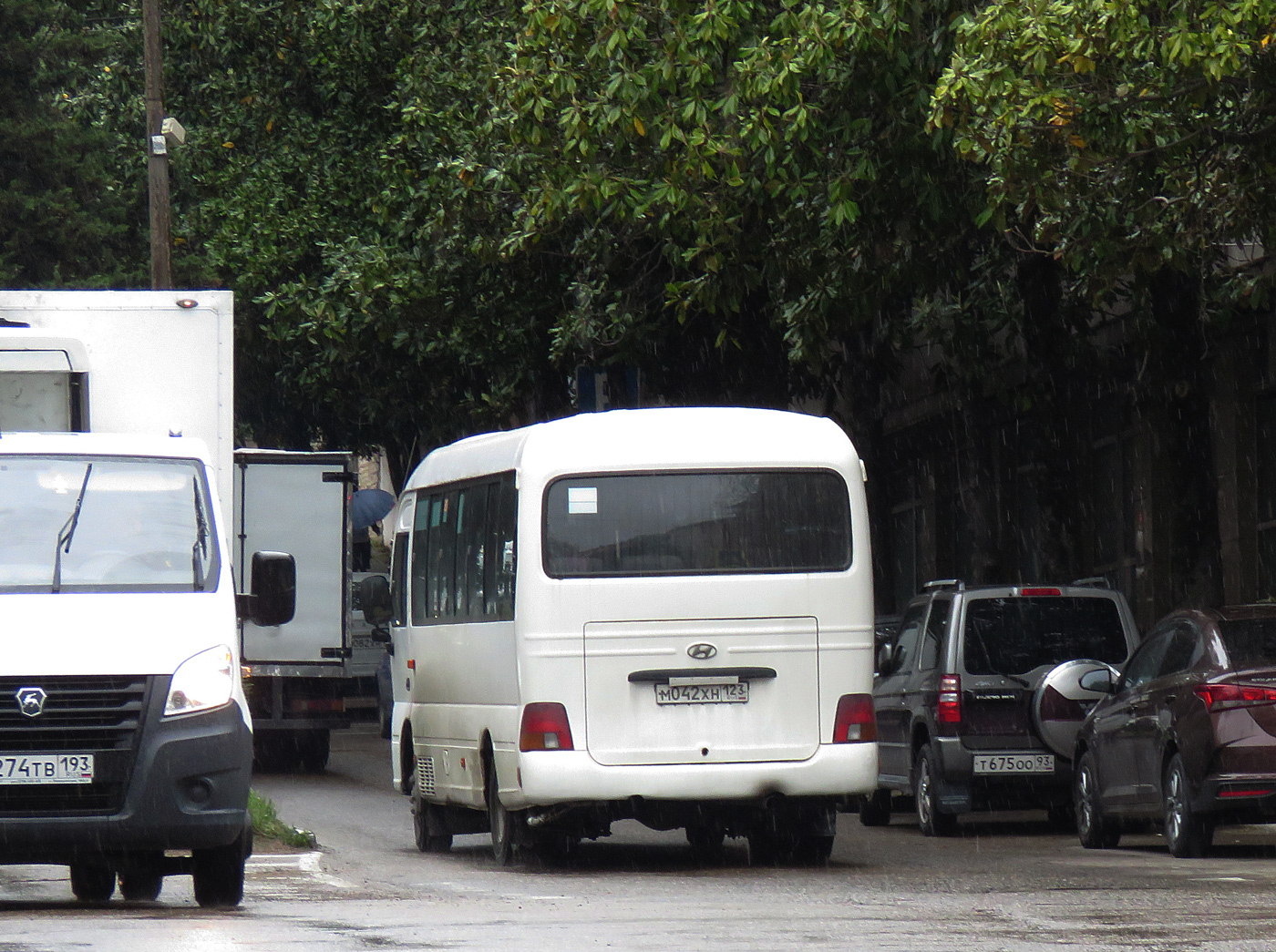 Краснодарский край, Hyundai County Kuzbass № М 042 ХН 123