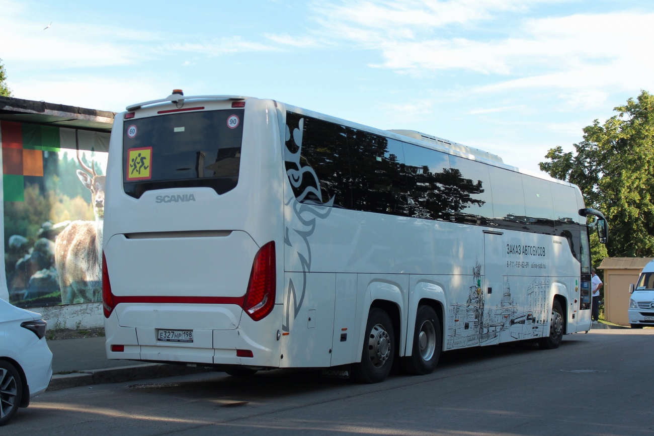 Petrohrad, Scania Touring HD 13.7 č. Е 327 НР 198