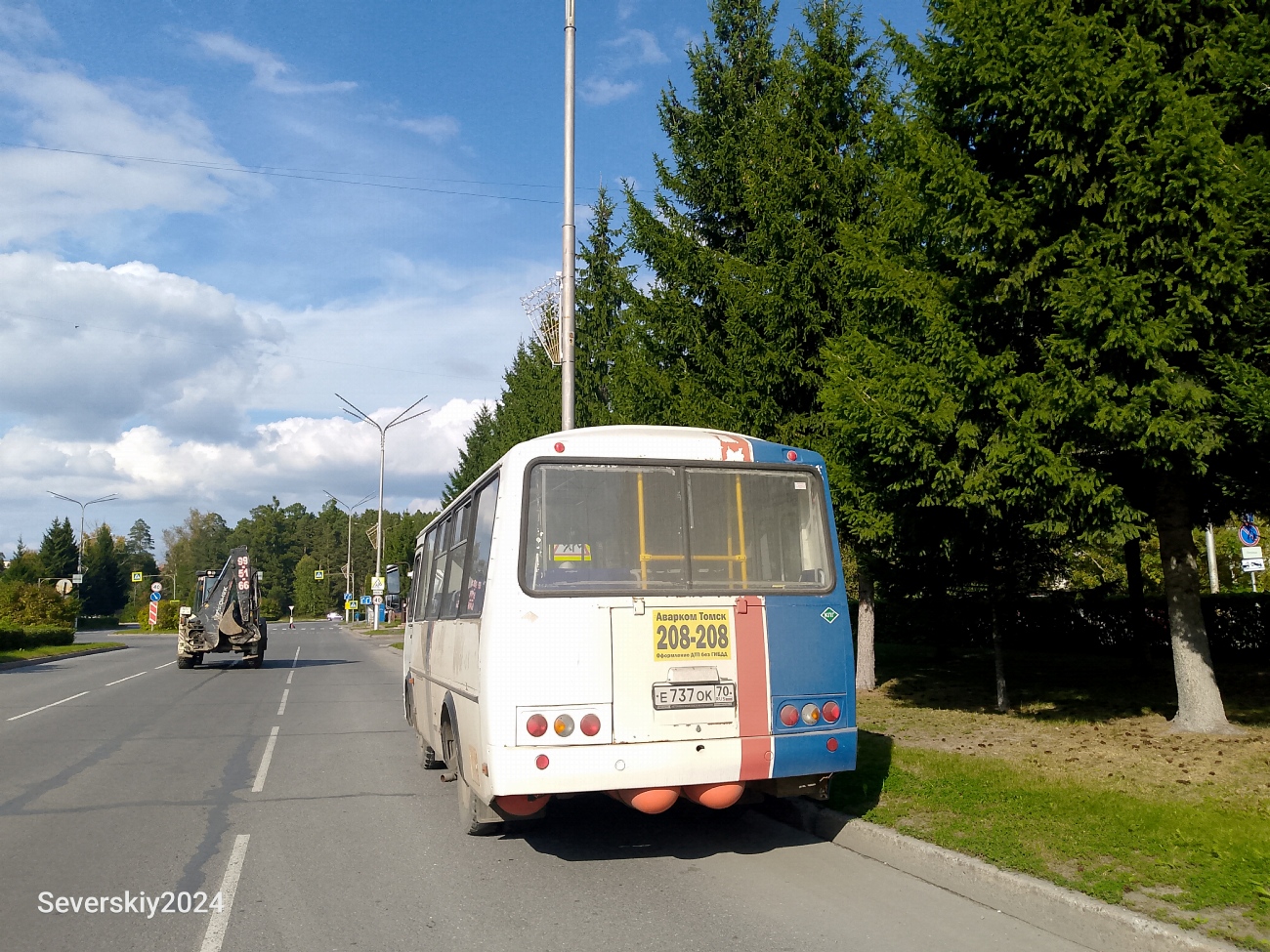 Tomsk region, PAZ-32054 # Е 737 ОК 70