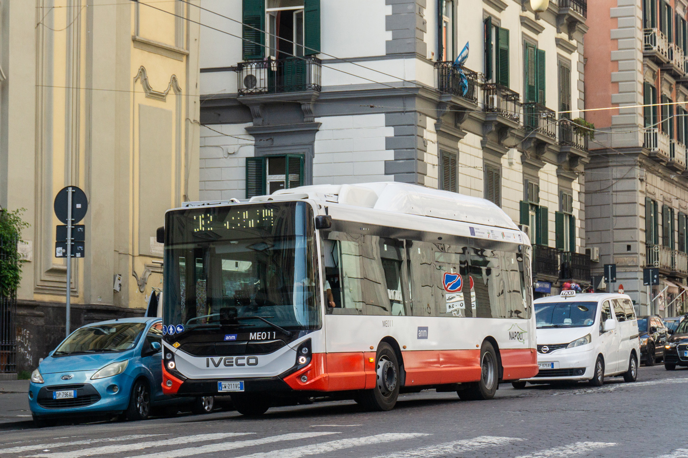 Италия, IVECO E-Way 9.5M № ME011