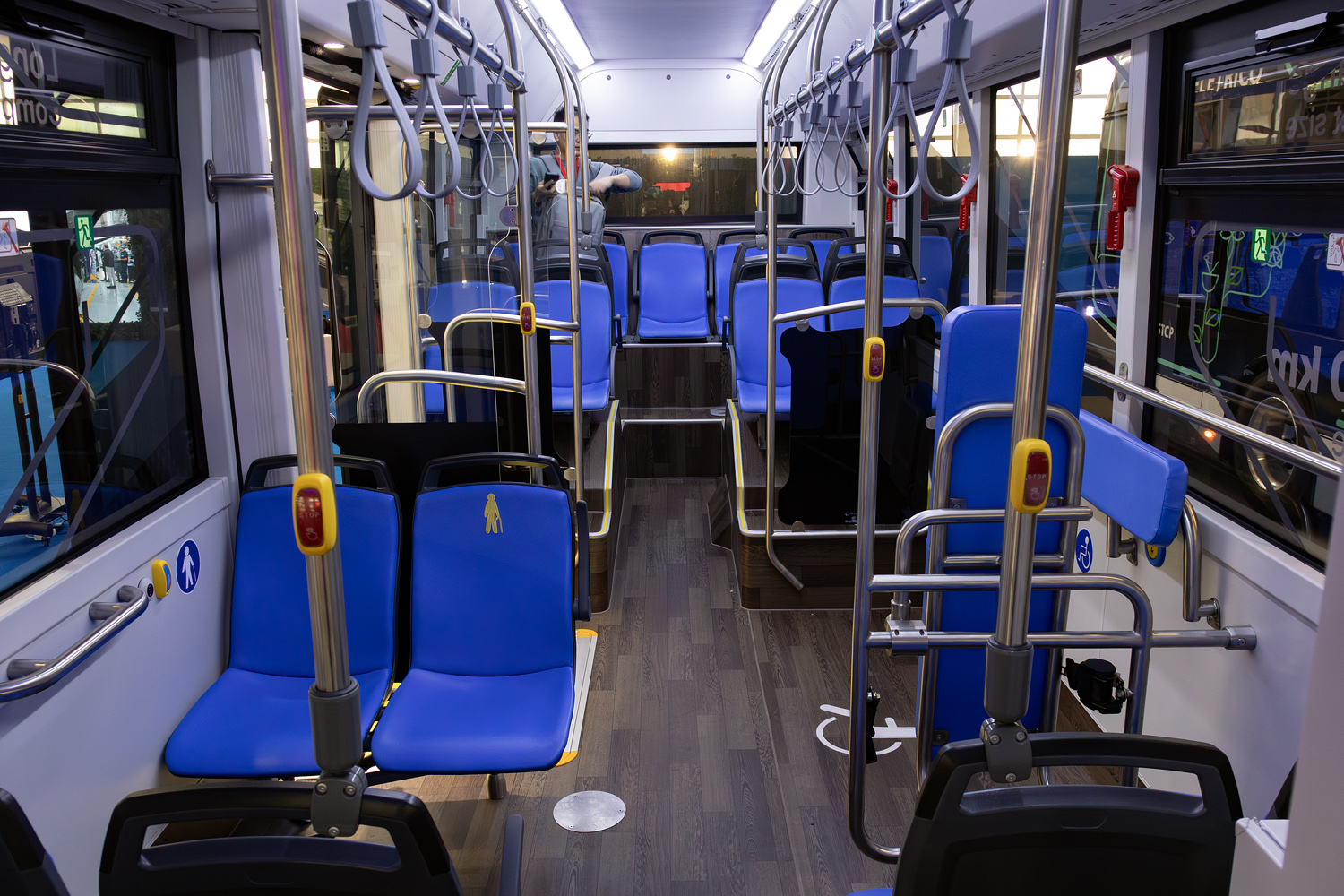 Португалия, Caetano e.City Gold № [EV 8.5M]; Бельгия &mdash; Busworld Europe 2025