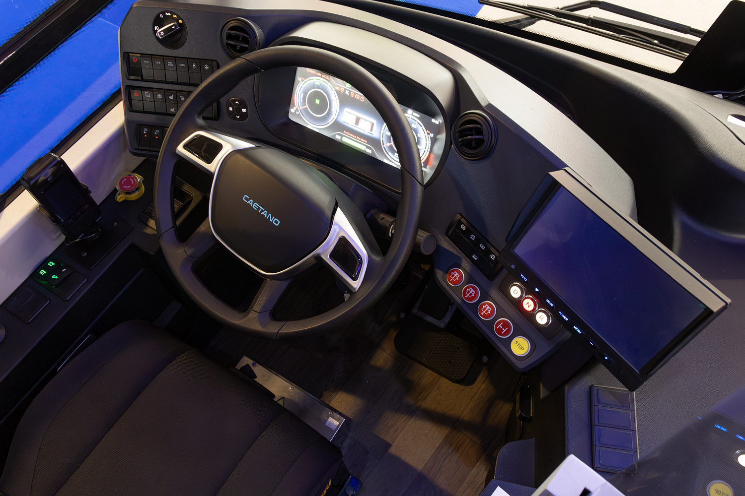 Португалия, Caetano e.City Gold № [EV 8.5M]; Бельгия &mdash; Busworld Europe 2025