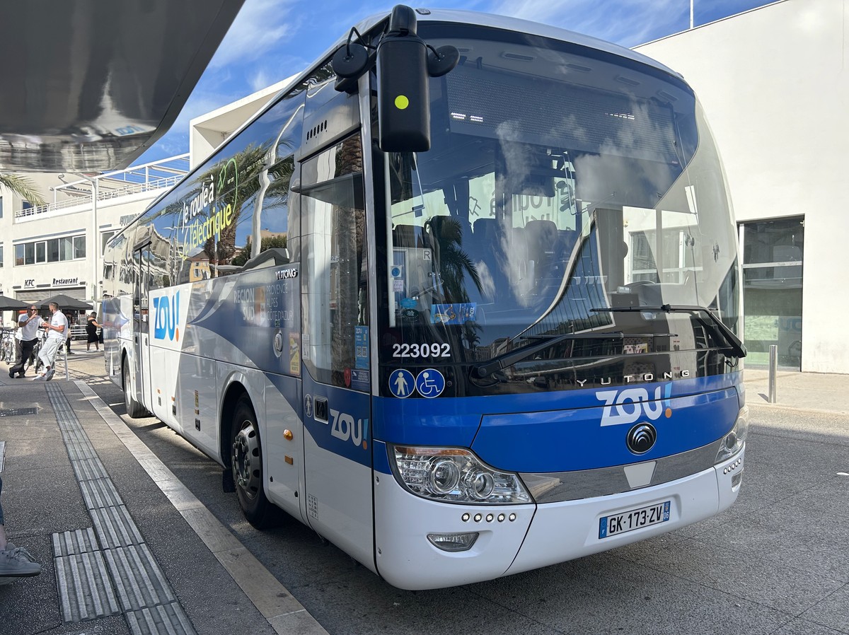 Франция, Yutong ICe12 № 223092
