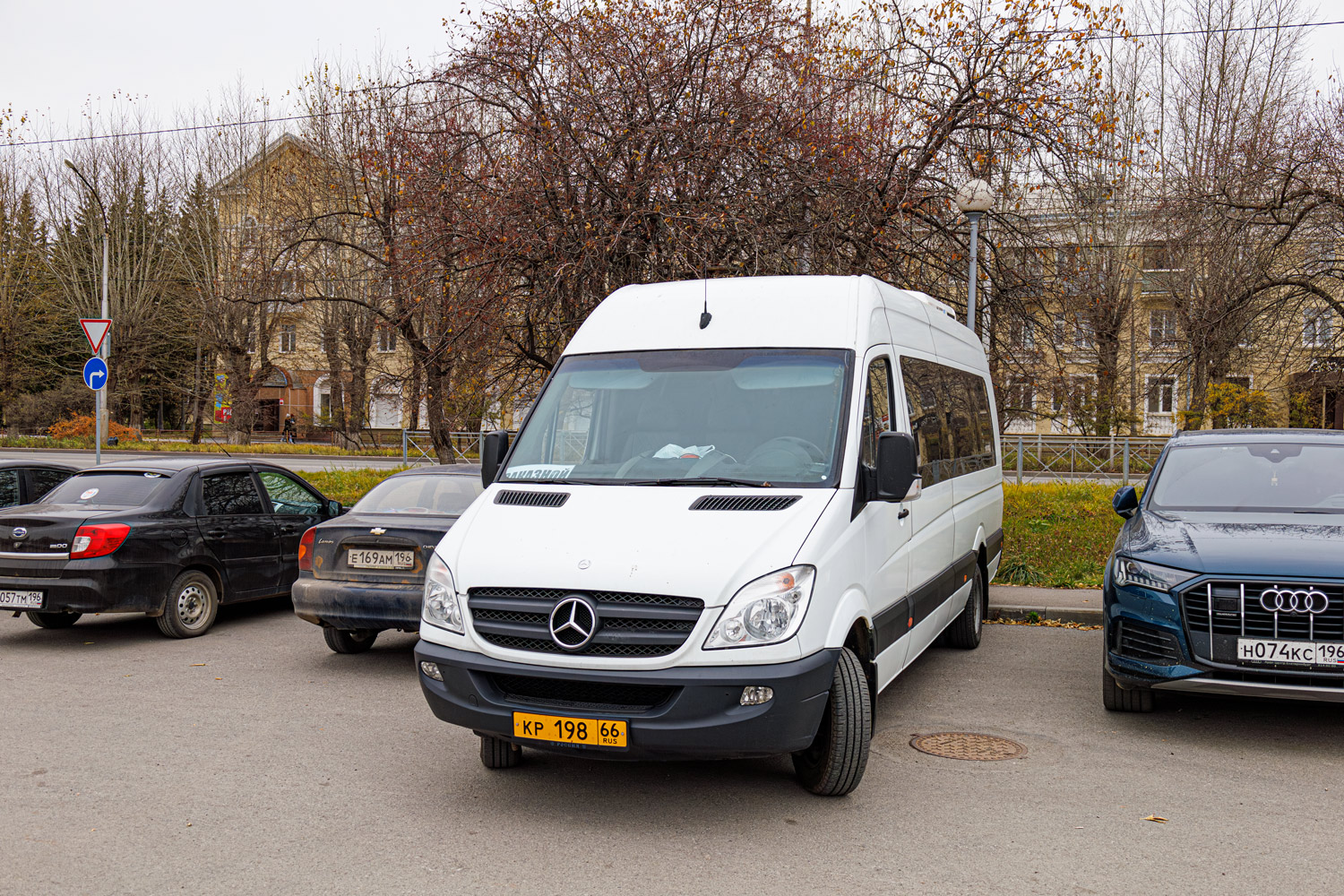 Sverdlovsk region, Luidor-223602 (MB Sprinter) č. КР 198 66