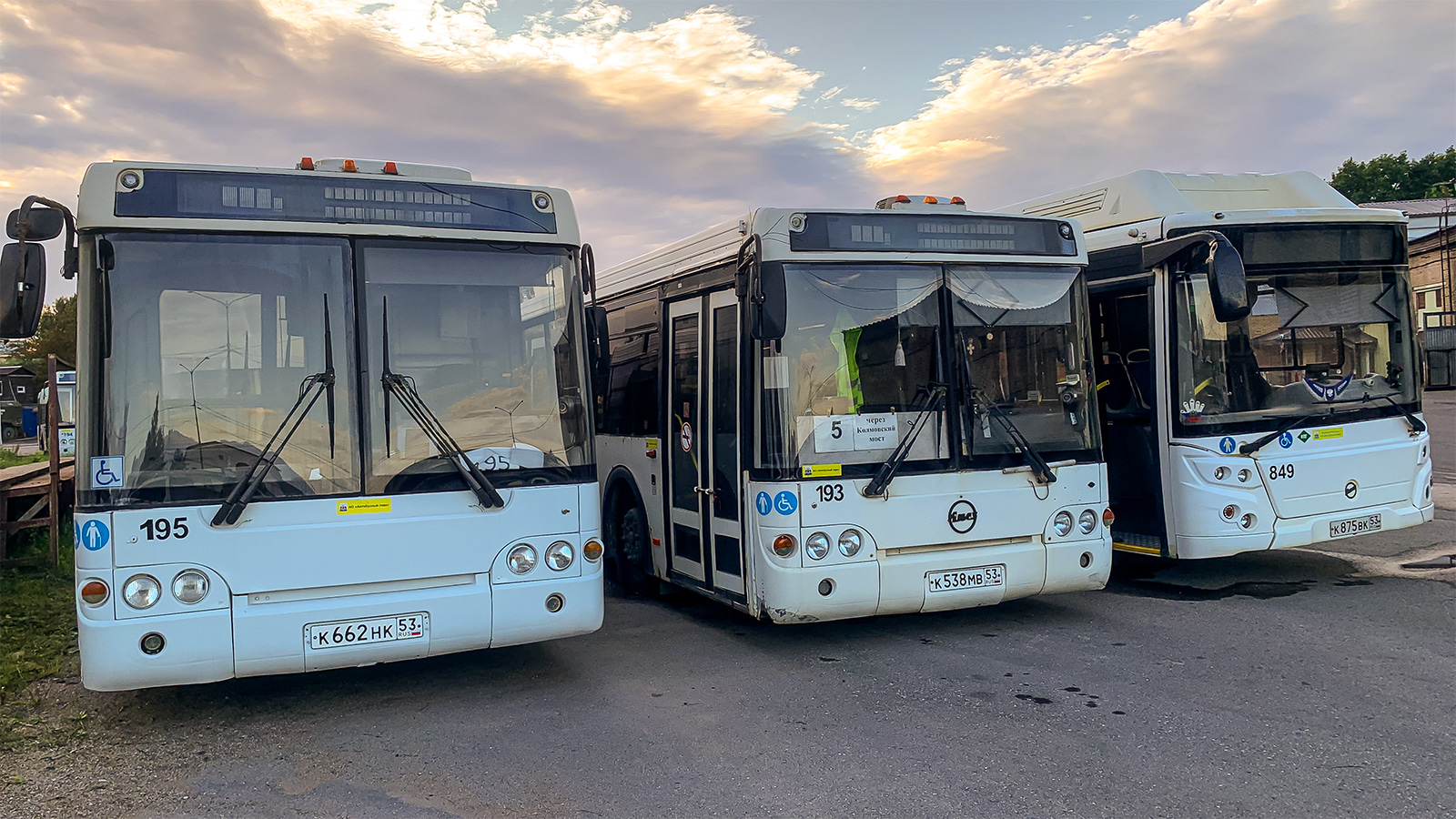 Novgorod region, LiAZ-6213.20 č. 195