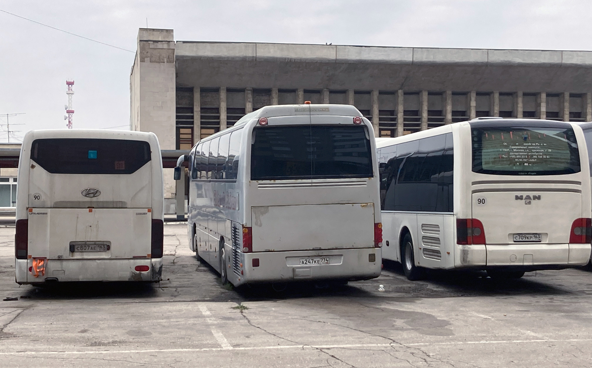 Самарская область, Hyundai Universe Space Luxury № С 807 АЕ 163; Челябинская область, Mercedes-Benz O350-15RHD Tourismo № А 247 КЕ 774; Самарская область &mdash; Автовокзалы, автостанции и конечные остановки