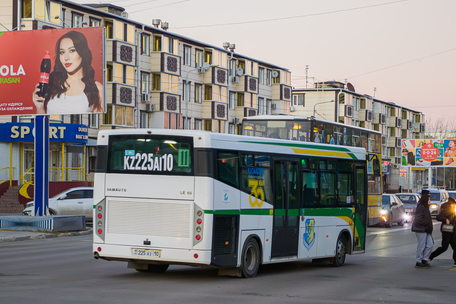 Костанайская область, SAZ LE60 (СарыаркаАвтоПром) № 225 AI 10; Костанайская область, Waggon Union (MAN 592 SD202) № 631 AX 10