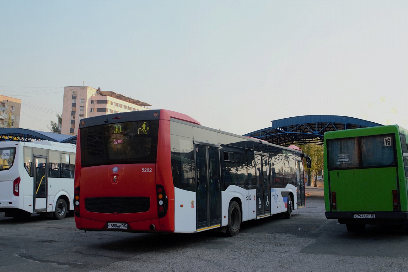 Doněcká oblast, NefAZ-5299-40-52 č. 5202; Doněcká oblast, Ruta 20 č. K 794 AO 180