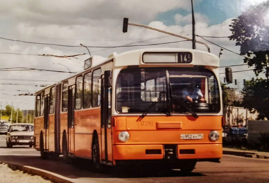 Moskva, Mercedes-Benz O305G č. 17291