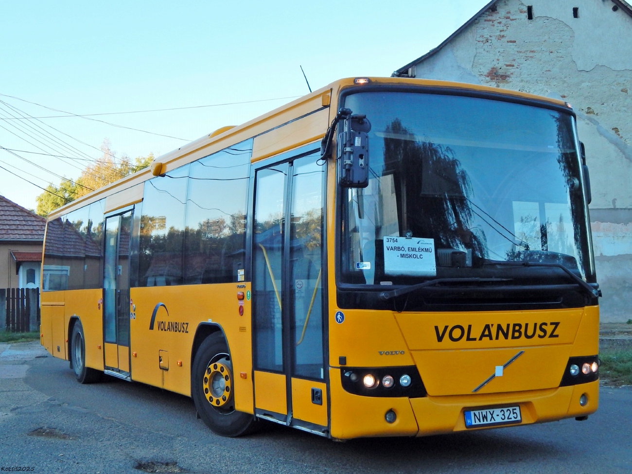 Венгрия, Volvo 8700LE № NWX-325