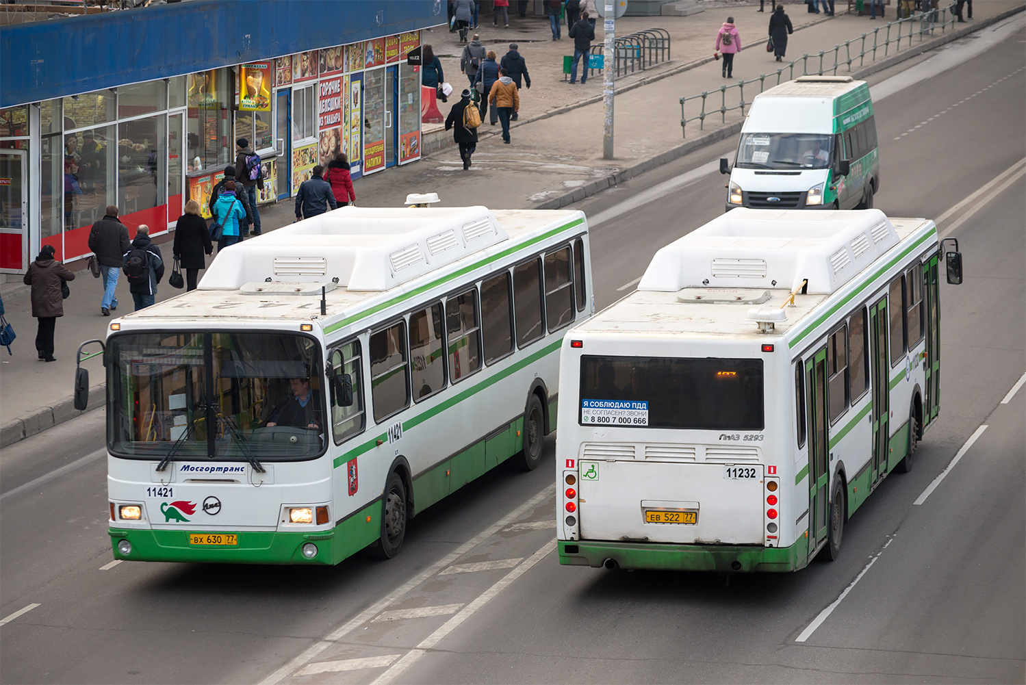 Москва, ЛиАЗ-5293.70 № 11421; Москва, ЛиАЗ-5293.70 № 11232
