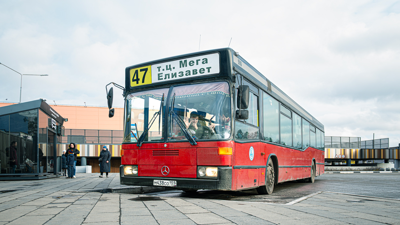 Свердловская область, Mercedes-Benz O405N2 № М 438 СО 159