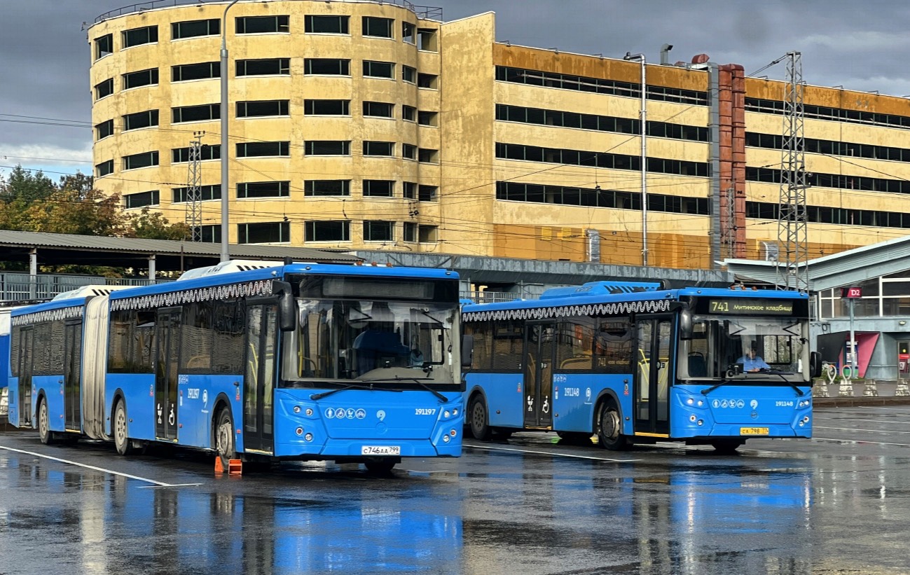 Москва, ЛиАЗ-6213.65 № 191197; Москва, ЛиАЗ-6213.65 № 191148