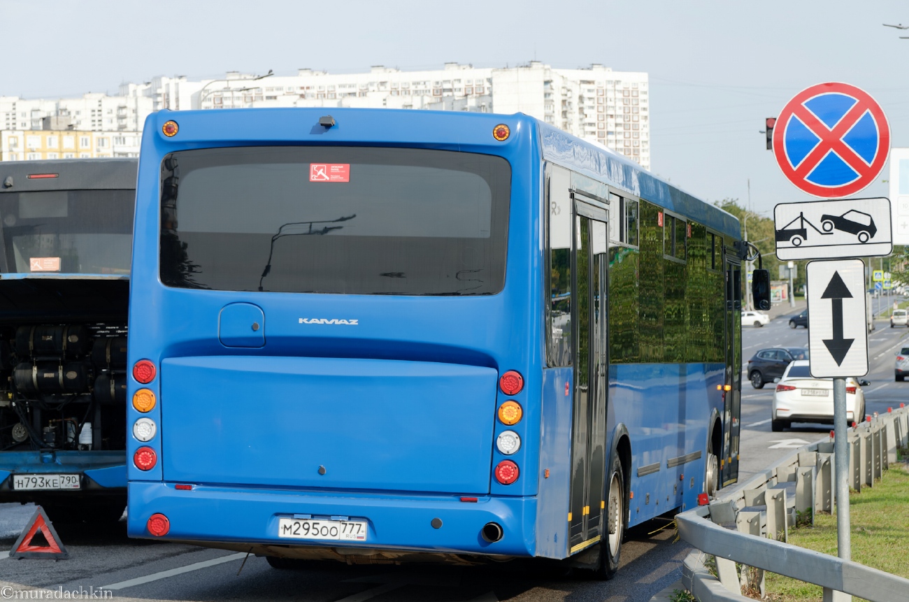 Москва, НефАЗ-5299-11-52 № М 295 ОО 777