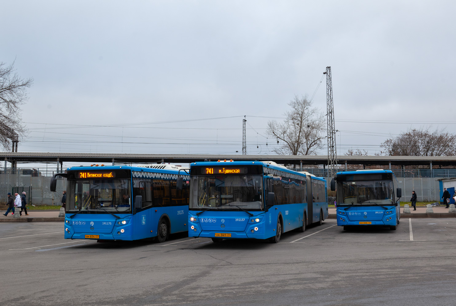 Москва, ЛиАЗ-6213.65 № 192137; Москва, ЛиАЗ-5292.65 № 191119