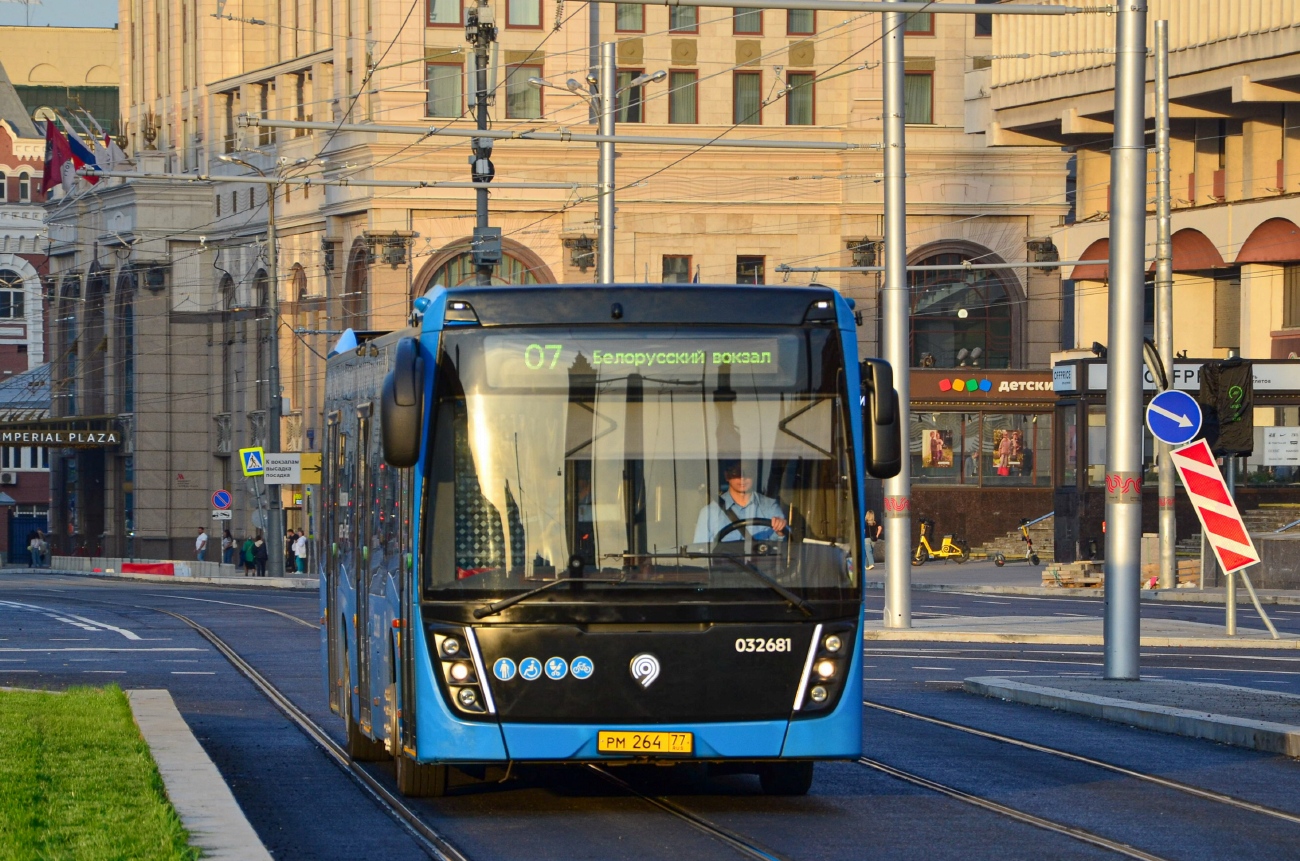 Москва, НефАЗ-5299-40-52 № 032681