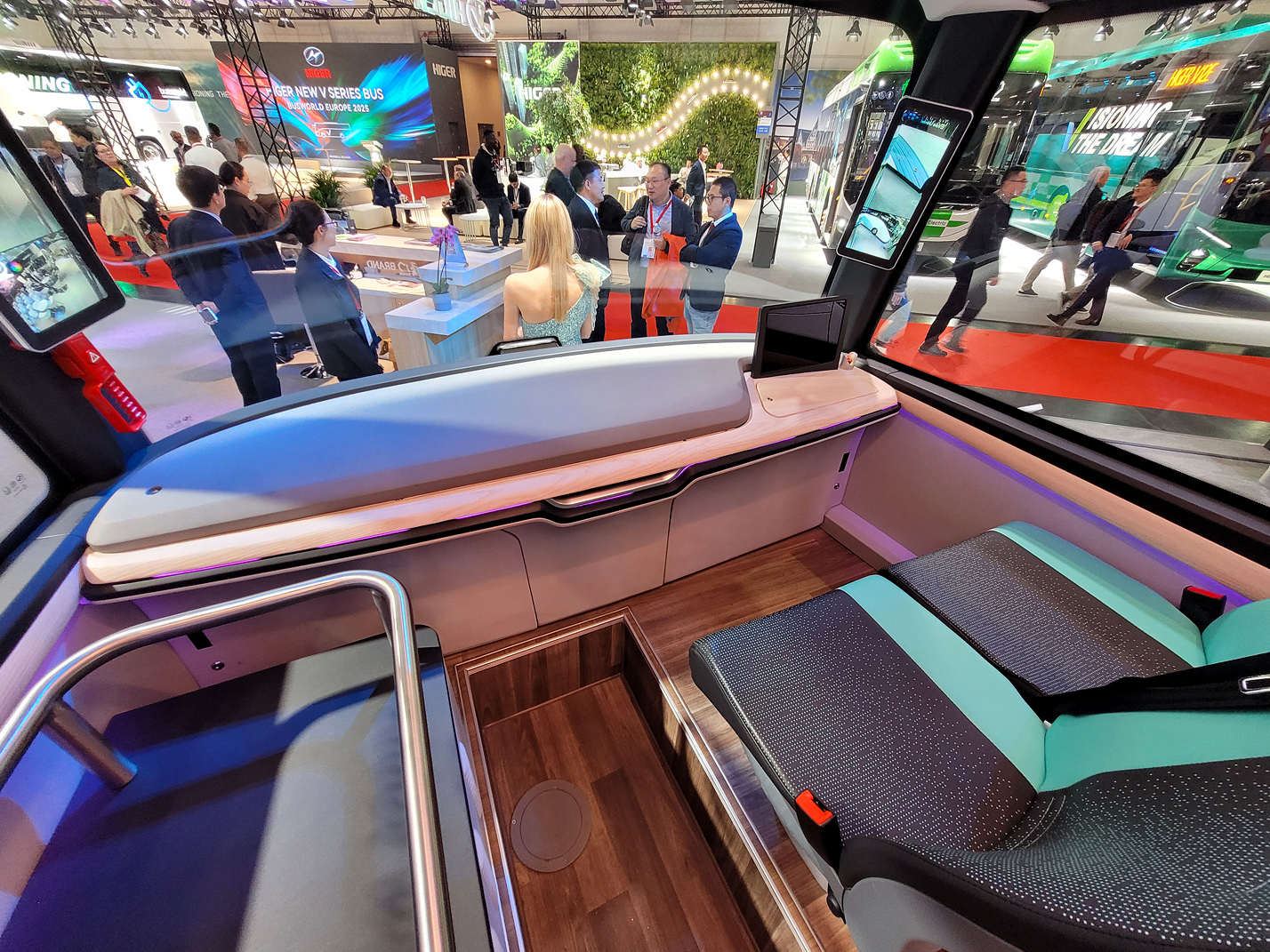 Китай, King Long XMQ6602CGWBEV № [S7G00001]; Бельгия &mdash; Busworld Europe 2025