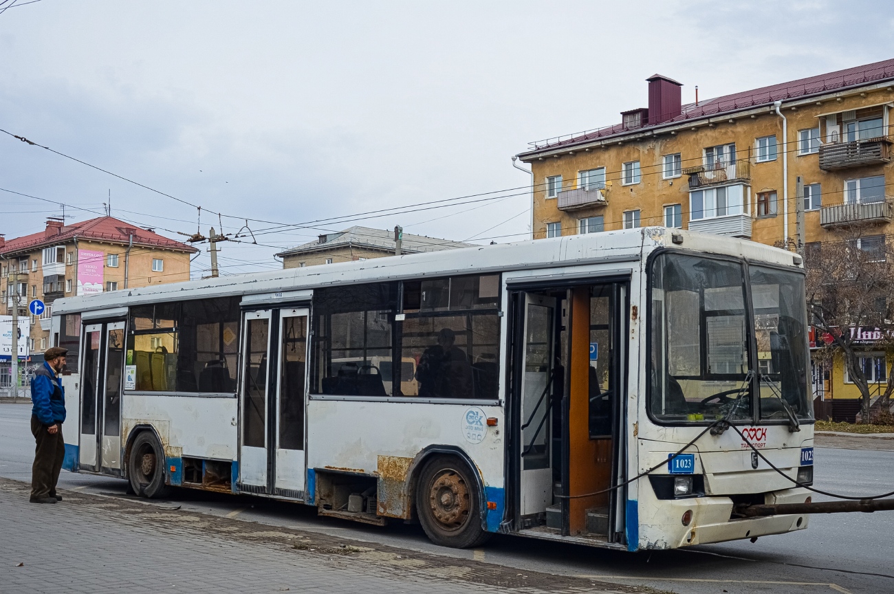 Омская область, НефАЗ-5299-20-15 № 1023