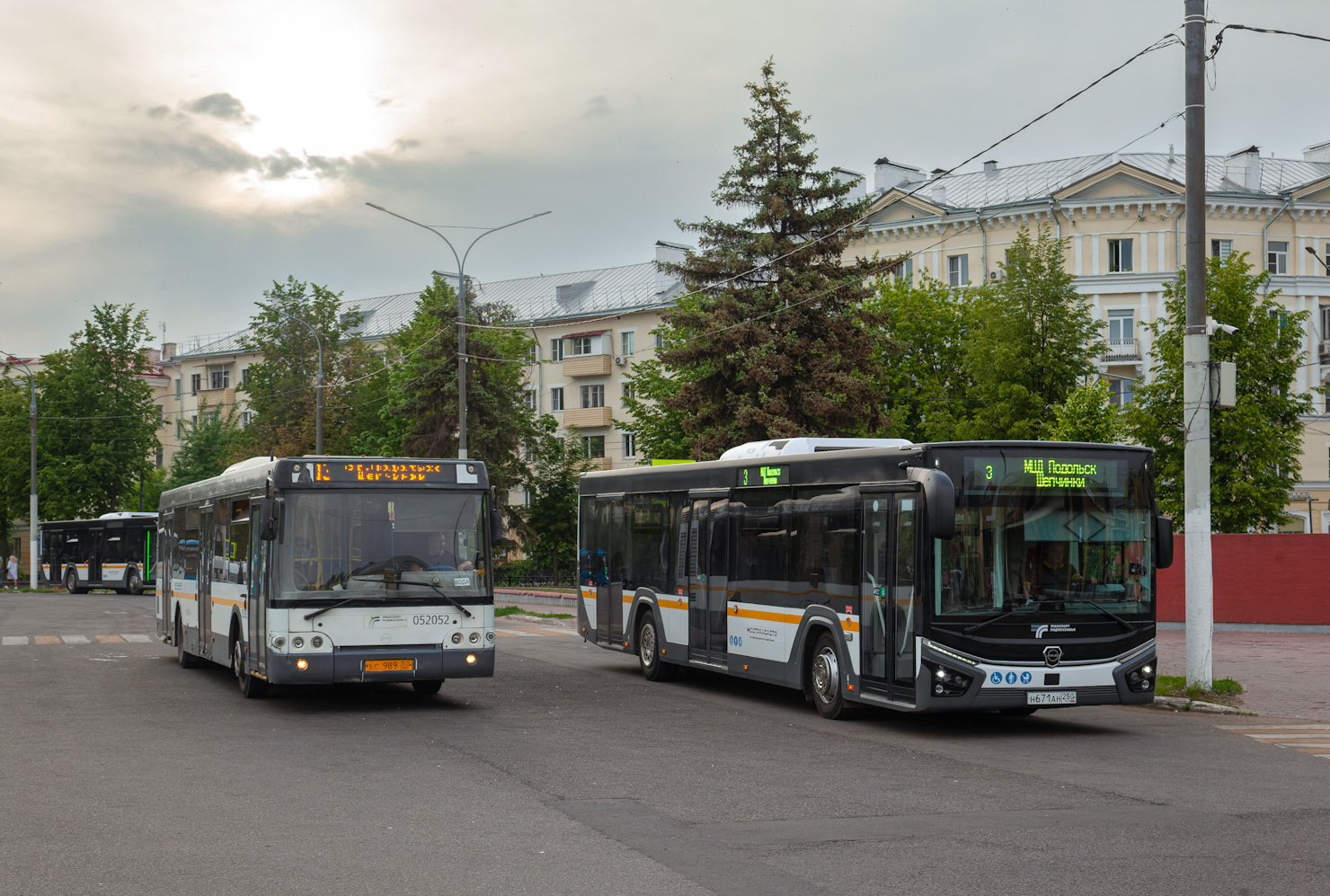 Moscow region, LiAZ-5292.60 # 052016; Moscow region, LiAZ-L01R31 Citymax 12 # 052001