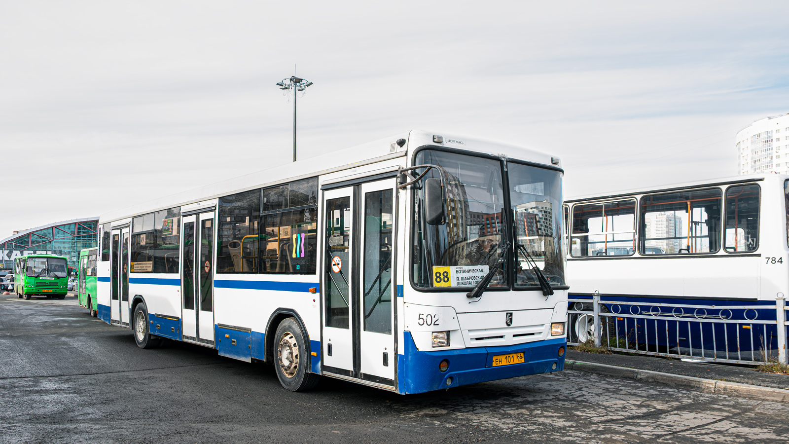 Свердловская область, НефАЗ-5299-20-32 № 502