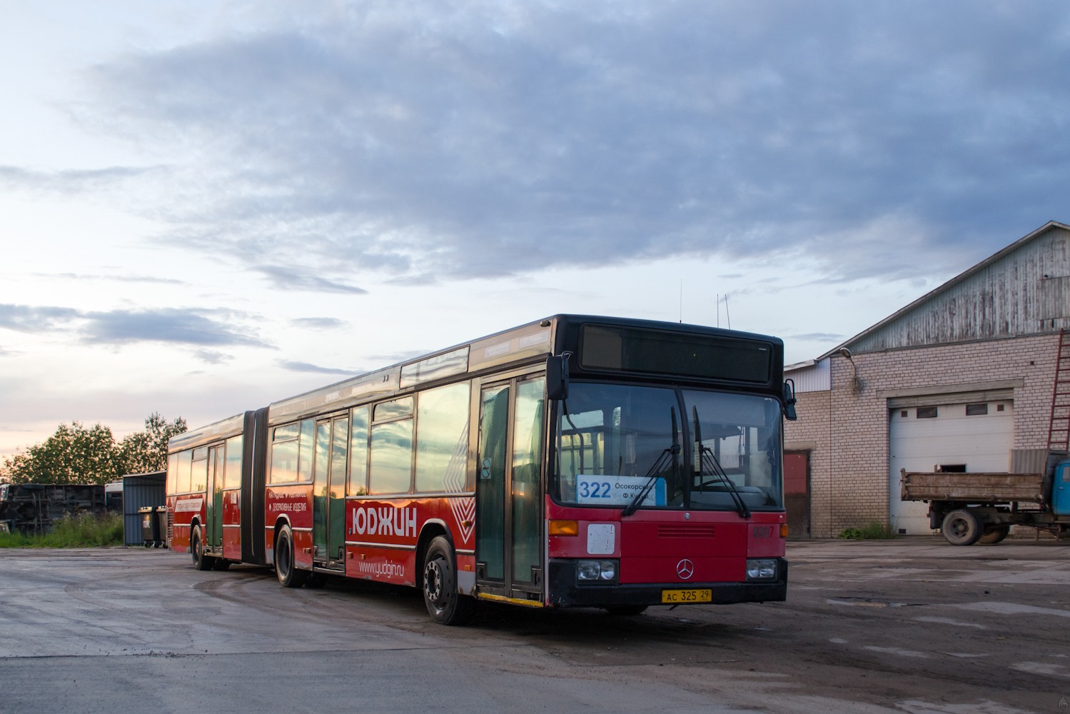 Архангельская область, Mercedes-Benz O405GN2 № АС 325 29