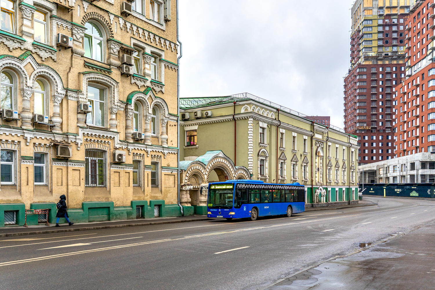 Moscow, Mercedes-Benz Conecto II # 080349