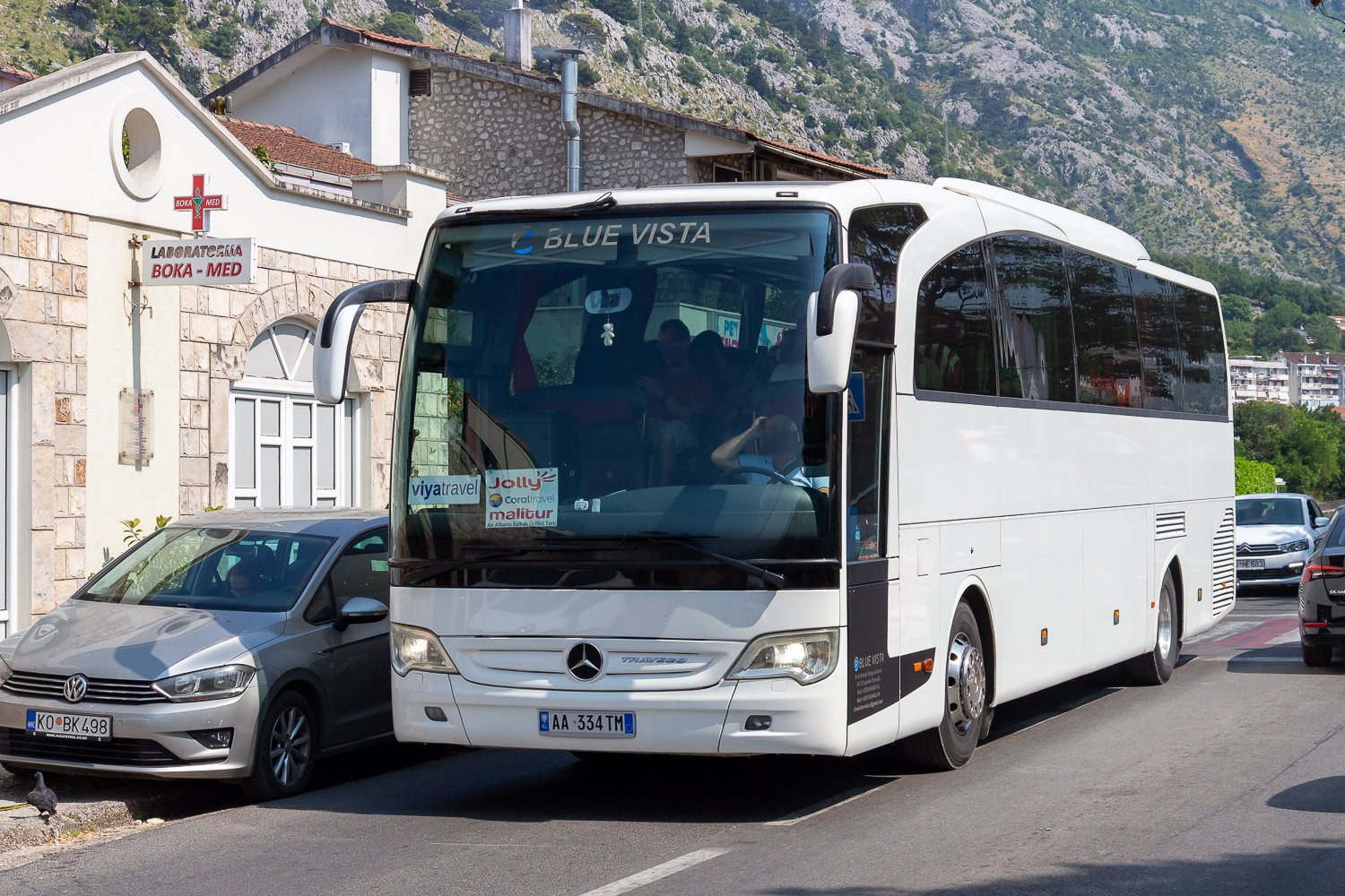 Albánie, Mercedes-Benz Travego II 15RHD č. AA-334TM