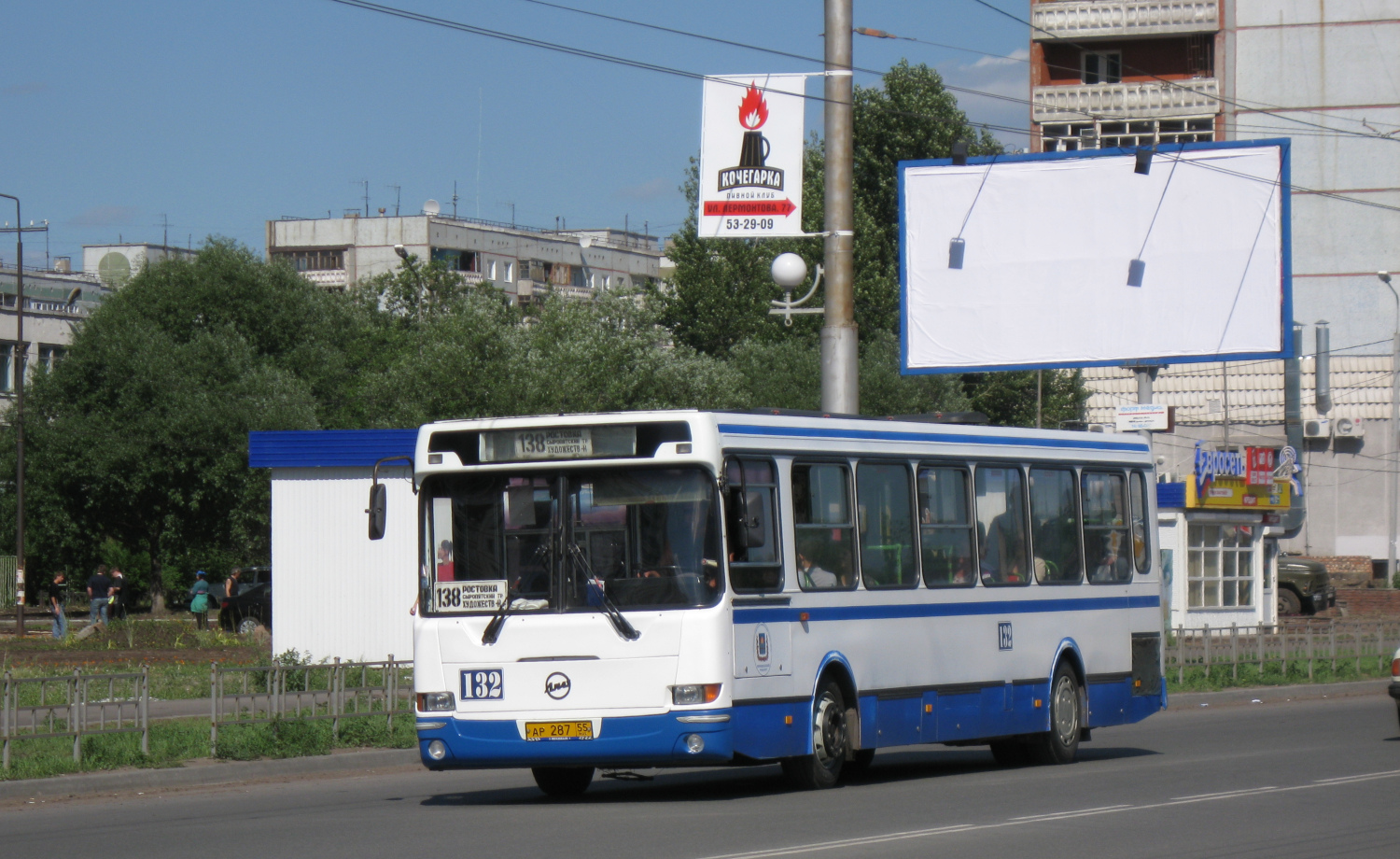 Омская область, ЛиАЗ-5256.40 № 132