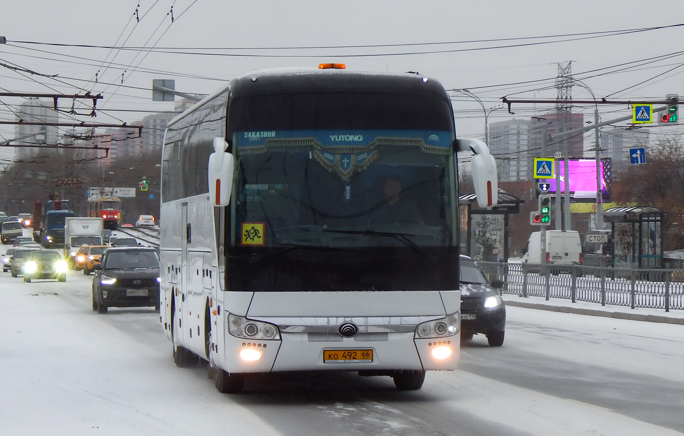 Свердловская область, Yutong ZK6122H9 № КО 492 66