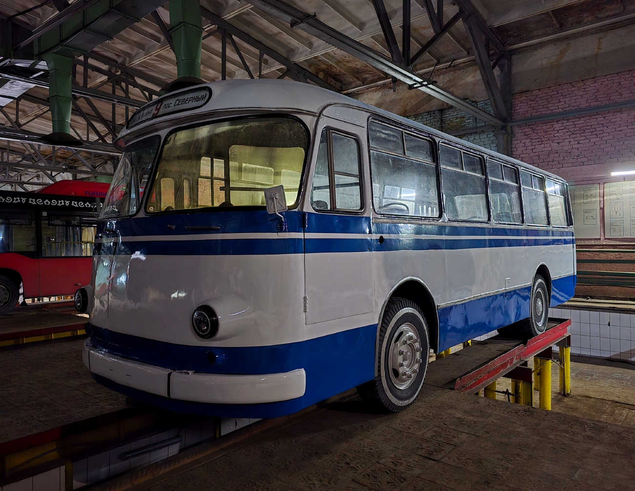 Татарстан, ЛАЗ-695М № 111; Татарстан — Автопарки; Татарстан — Разные фотографии