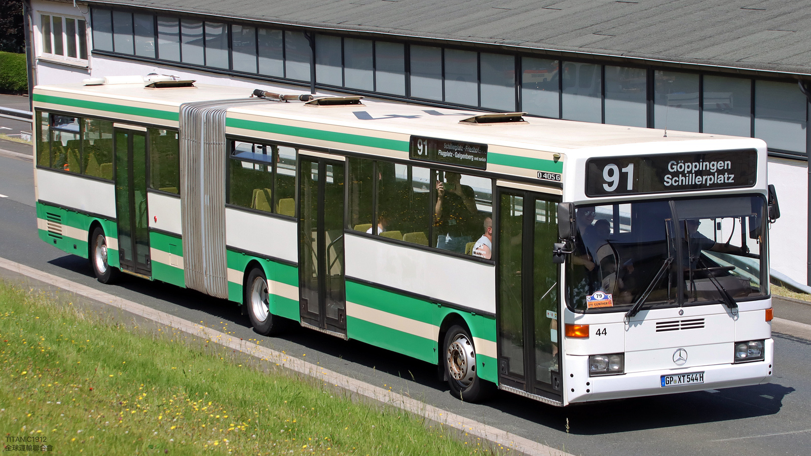 Баден-Вюртемберг, Mercedes-Benz O405G № 44; Северный Рейн-Вестфалия &mdash; 130 лет с запуска первого в мире автобусного маршрута