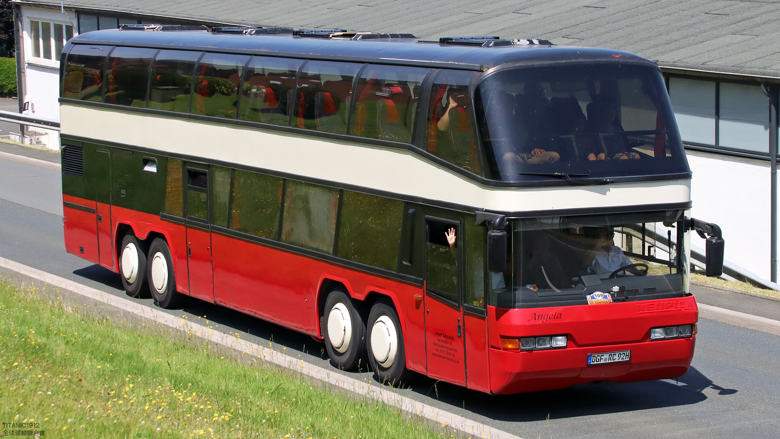 Баден-Вюртемберг, Neoplan N128/4 Megaliner № DGF-RC 92H; Северный Рейн-Вестфалия &mdash; 130 лет с запуска первого в мире автобусного маршрута