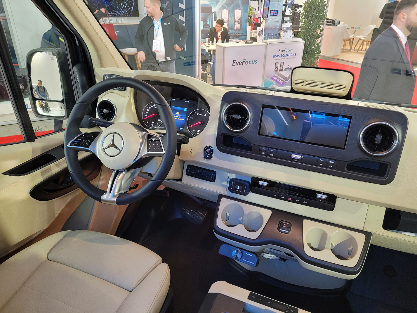 Румыния, VAG Bus Liberty № [842581]; Бельгия — Busworld Europe 2025