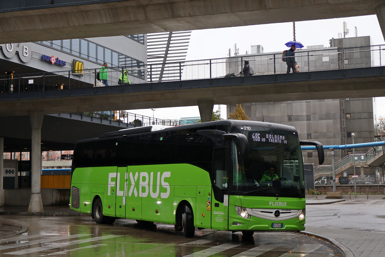 Италия, Mercedes-Benz Tourismo III M/2 16RHD № 210