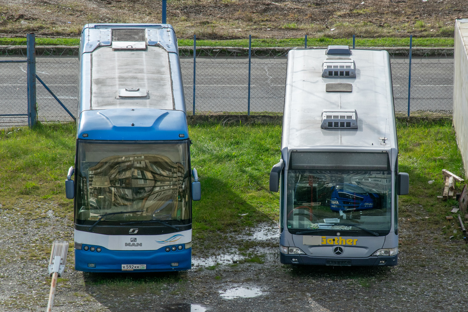 Абхазия, OVI Royal № К 592 КК; Абхазия, Mercedes-Benz O530 Citaro facelift № Б/Н