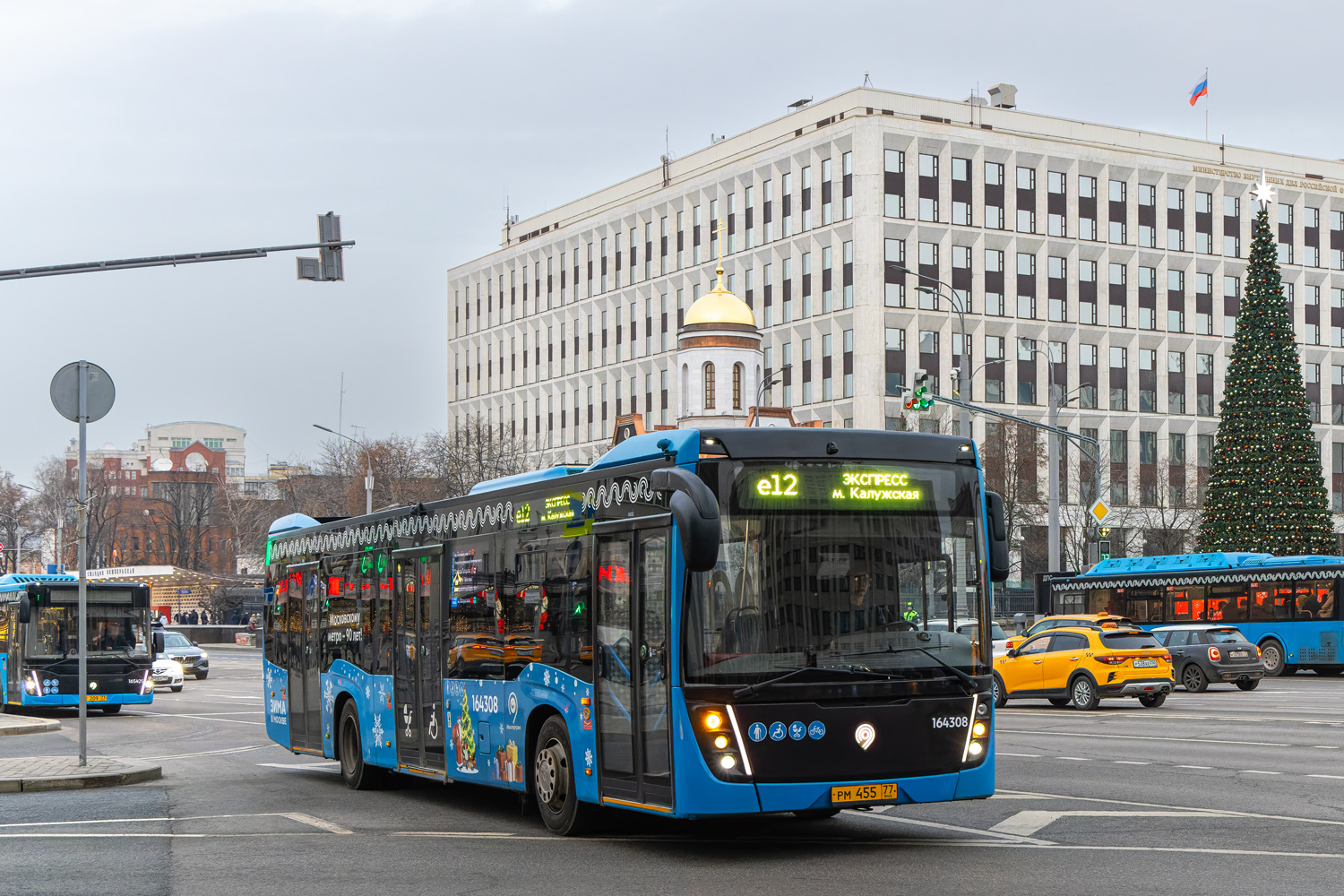 Moskva, NefAZ-5299-40-52 č. 164308