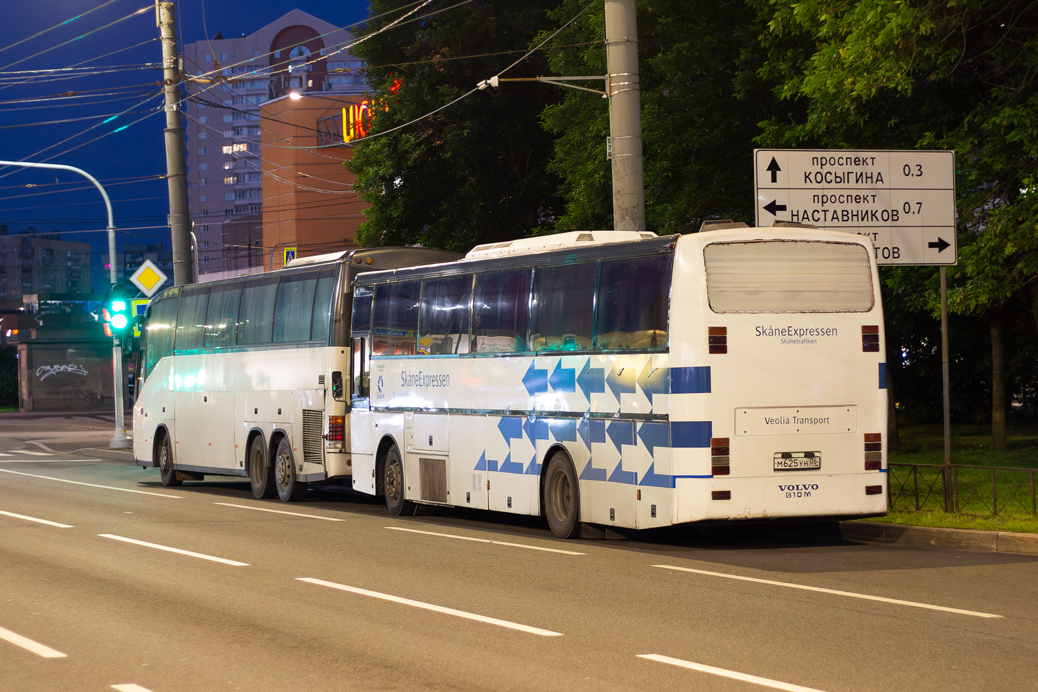 Санкт-Петербург, Irizar Century II 12,8.37 № Р 615 АТ 05; Санкт-Петербург, Van Hool T8 Alizée 360NL № М 625 УН 06