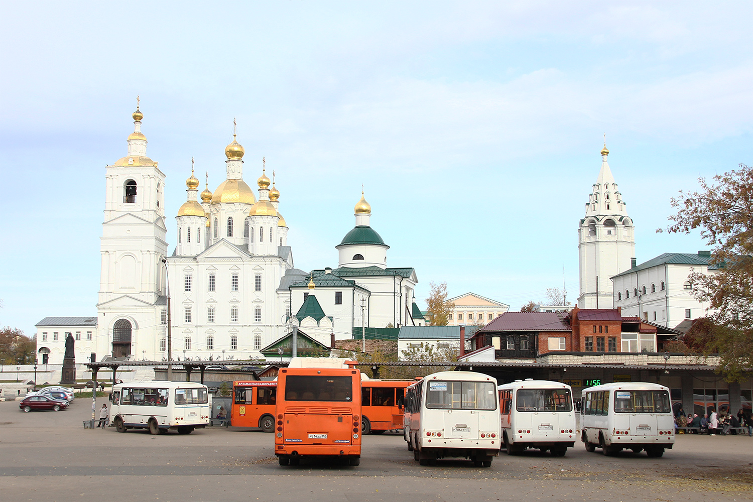 Нижегородская область, ПАЗ-320540-12 № Р 784 УТ 152; Нижегородская область, ЛиАЗ-5293.70 № А 814 АА 152; Нижегородская область, ПАЗ-320540-12 № Р 786 УТ 152; Нижегородская область, ПАЗ-320540-12 № Р 999 КХ 152; Нижегородская область &mdash; Автовокзалы, автостанции, конечные остановки и станции