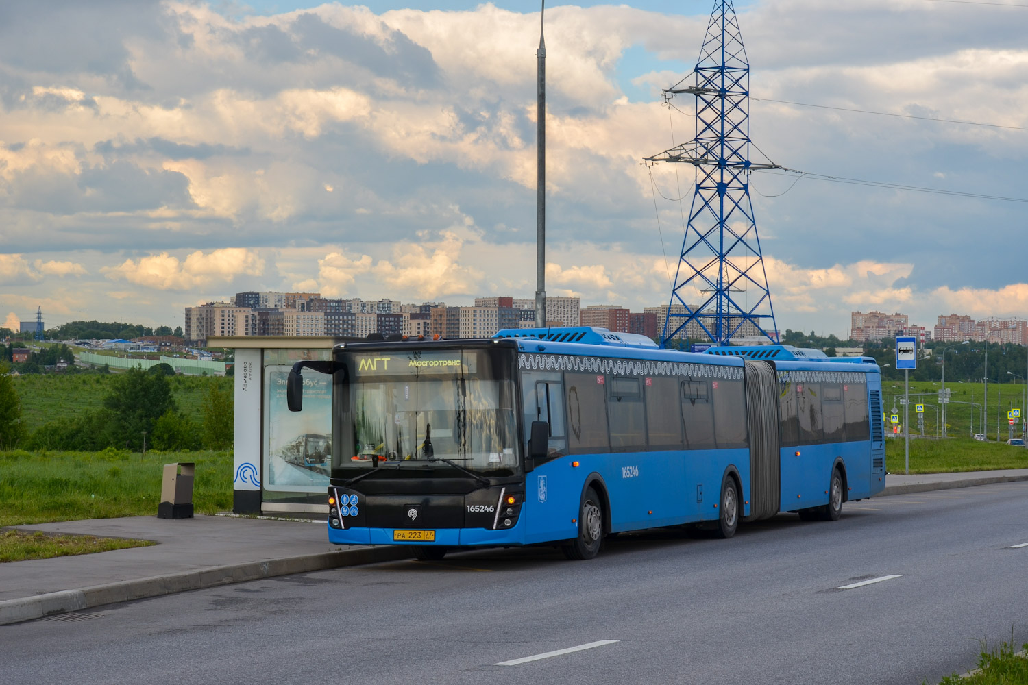 Moskva, LiAZ-6213.65 č. 165246